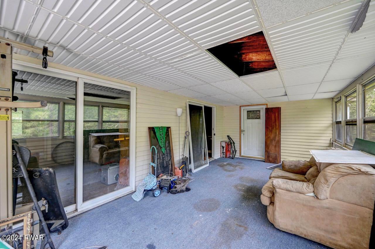 Hawley, Pennsylvania, 18428, United States, 5 Bedrooms Bedrooms, ,4 BathroomsBathrooms,Residential,For Sale,1979290