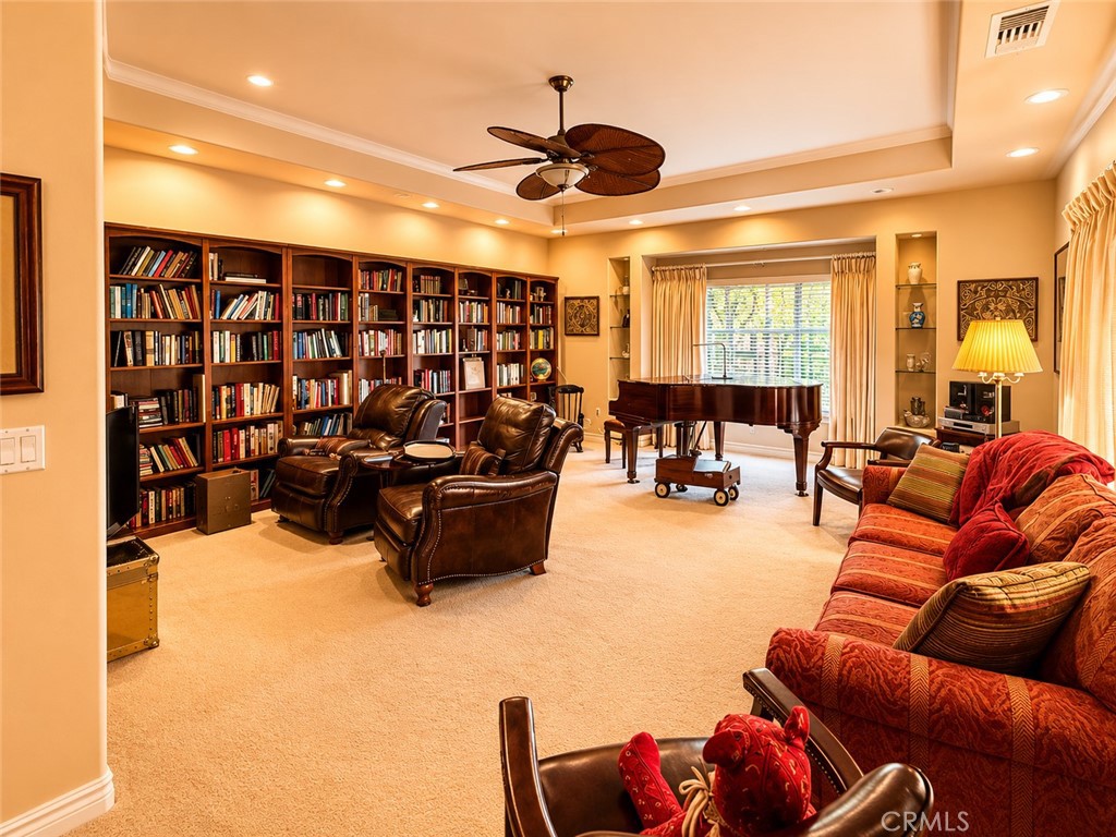 Redlands, California, 92374, United States, 5 Bedrooms Bedrooms, ,4 BathroomsBathrooms,Residential,For Sale,2048523