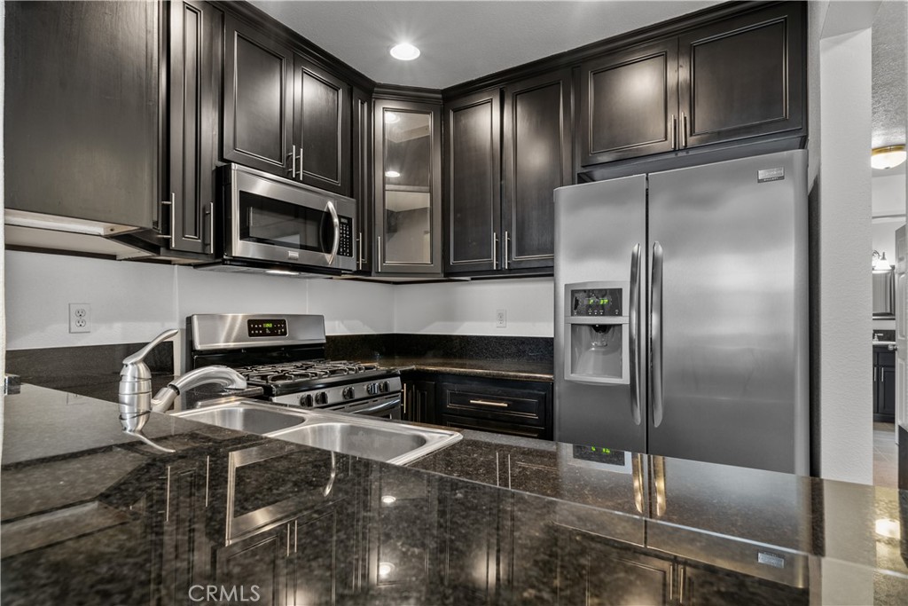 Valencia, California, 91355, United States, 2 Bedrooms Bedrooms, ,2 BathroomsBathrooms,Residential,For Sale,1937123