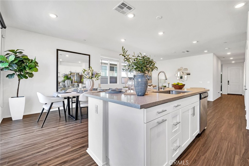Moreno Valley, California, 92553, United States, 3 Bedrooms Bedrooms, ,2 BathroomsBathrooms,Residential,For Sale,2042349