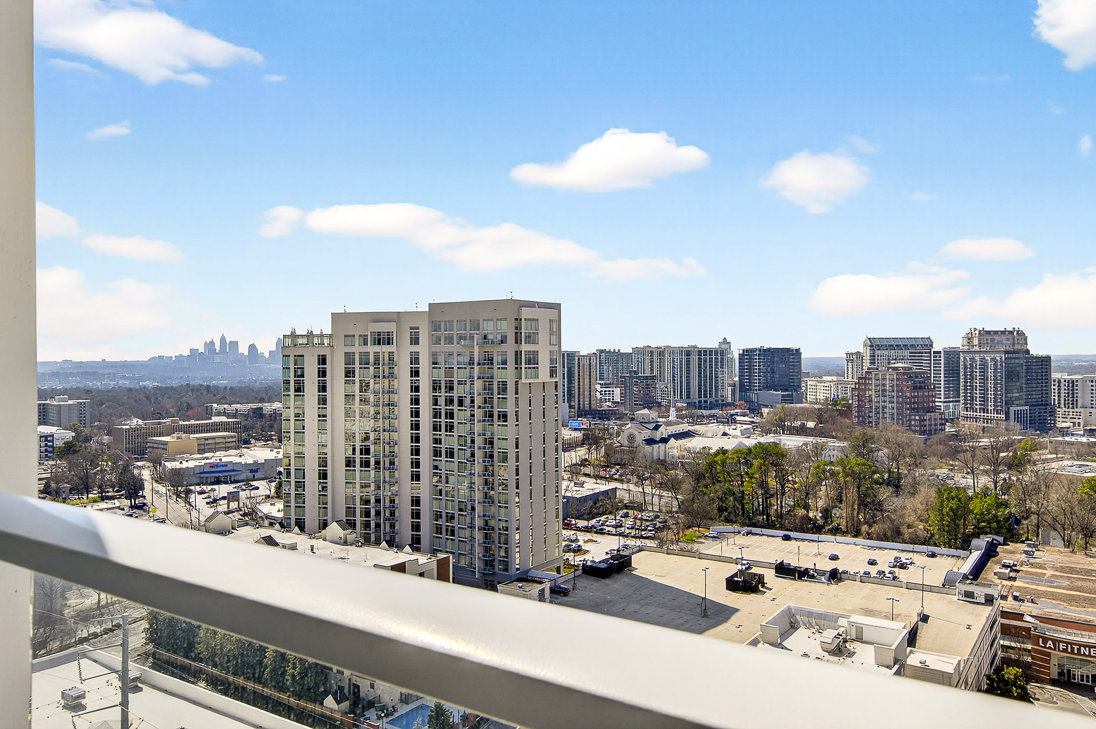  Immaculate Two Bedroom with Dedicated Office/Den at Sought-after Terminus - 物件實景