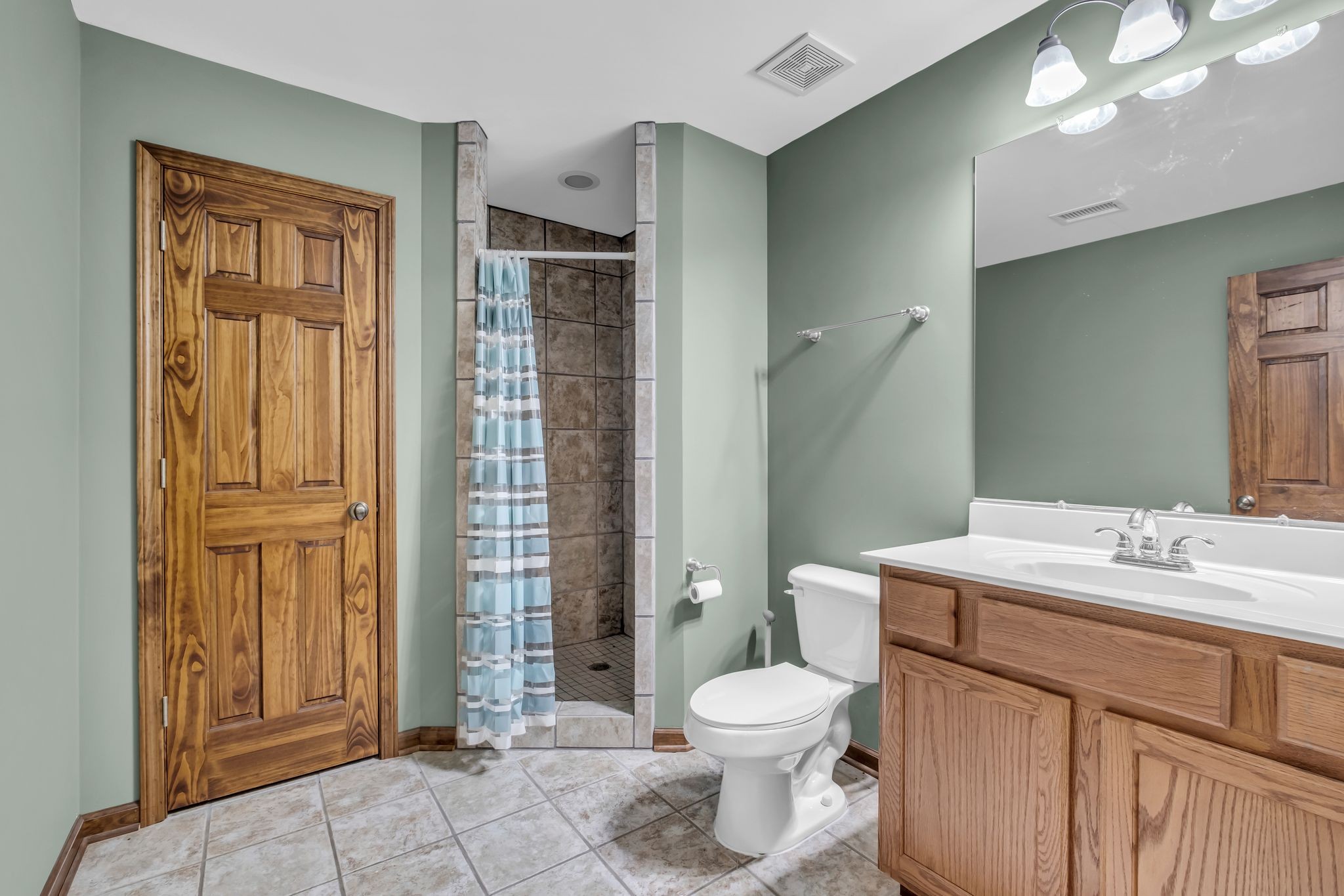 Whites Creek, Tennessee, 37189, United States, 3 Bedrooms Bedrooms, ,3 BathroomsBathrooms,Residential,For Sale,1895173