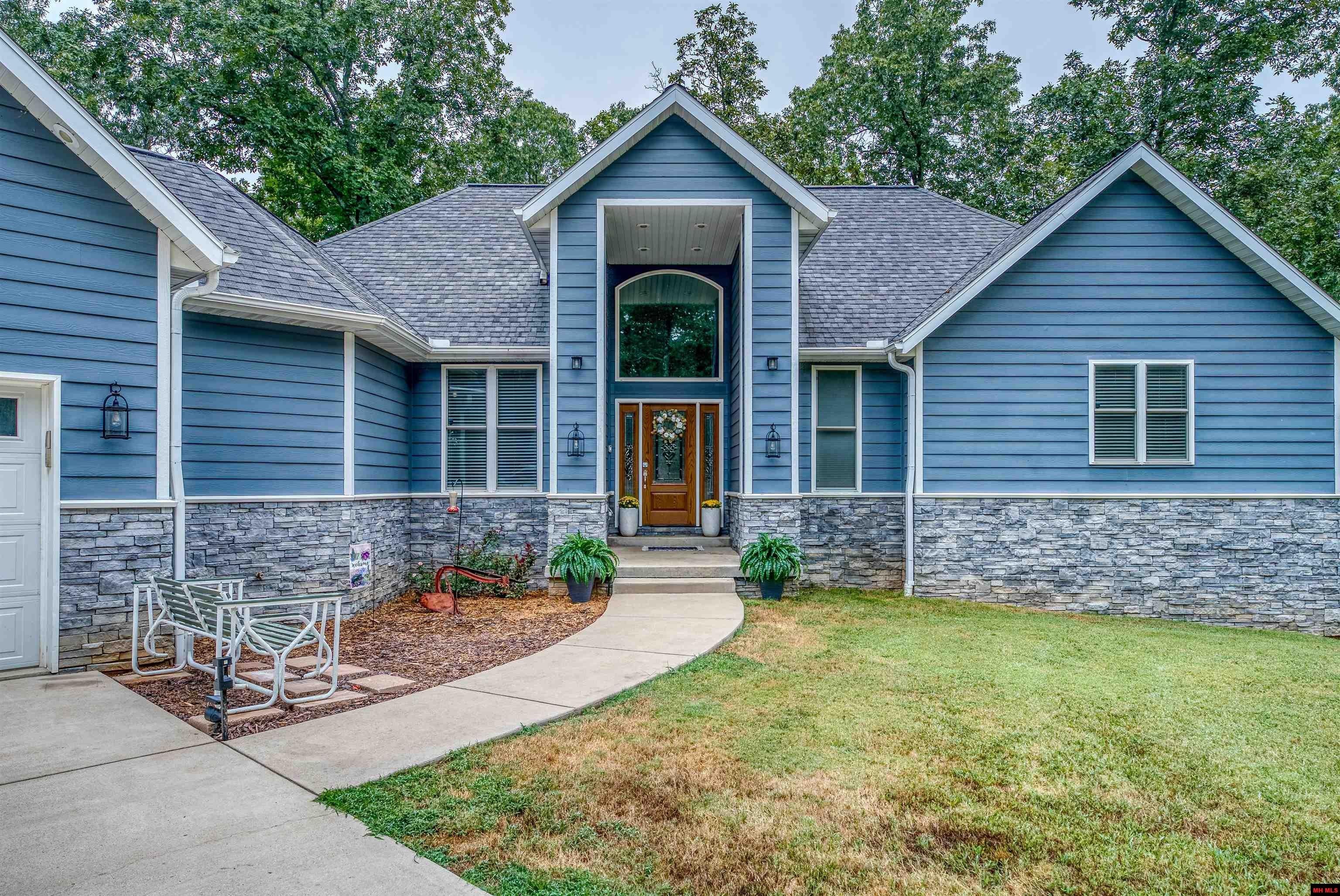 Mountain Home, Arkansas, 72653, United States, 3 Bedrooms Bedrooms, ,4 BathroomsBathrooms,Residential,For Sale,1935895
