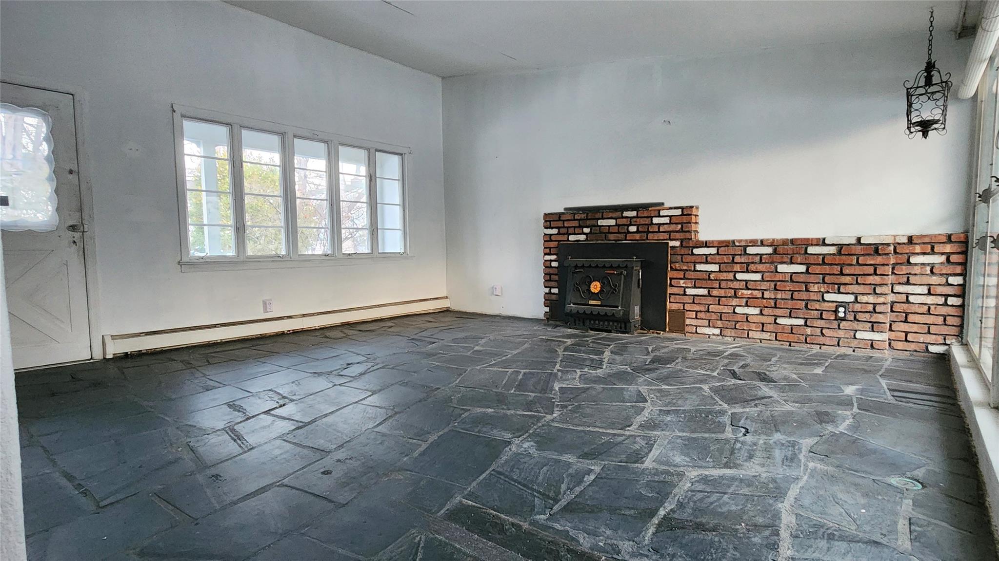 Malverne, New York, 11565, United States, 4 Bedrooms Bedrooms, ,2 BathroomsBathrooms,Residential,For Sale,1907627