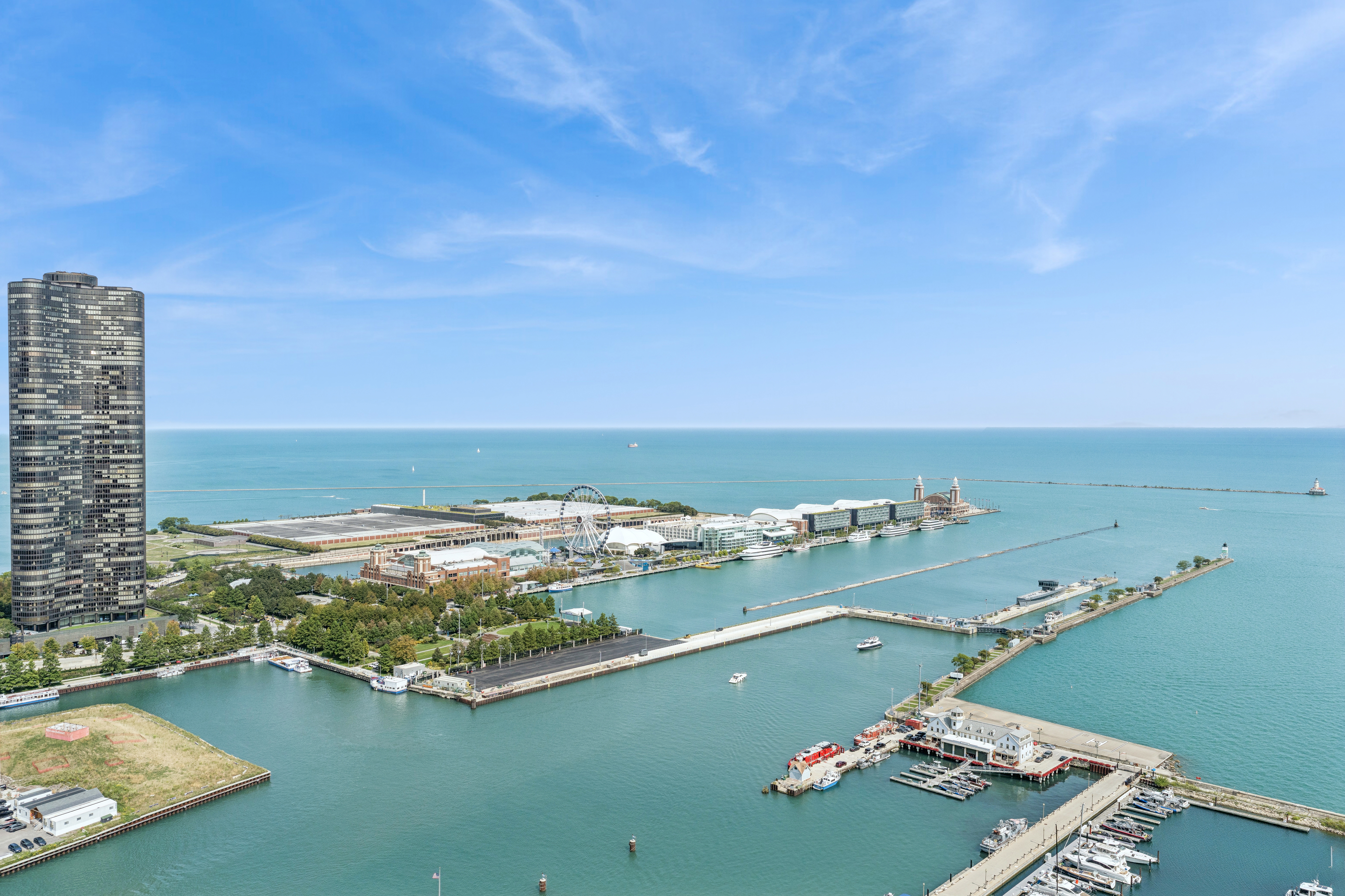  Experience Luxury Resort-Style Lakefront Living at Cirrus - 物件實景