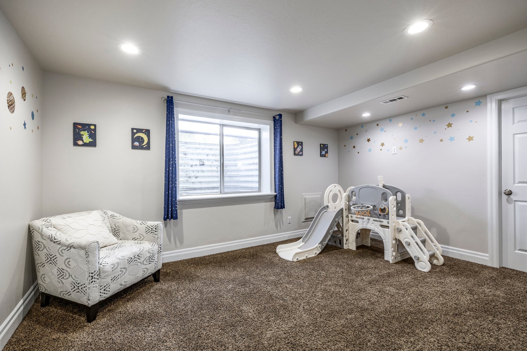  Fantastic Floor Plan in Great West Haven Location - 物件實景