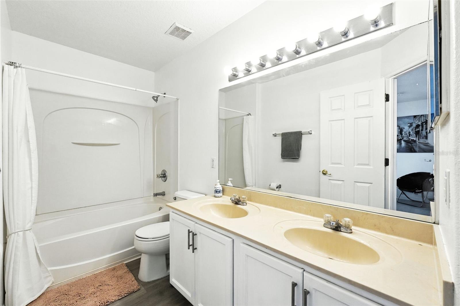 KISSIMMEE, Florida, 34744, United States, 5 Bedrooms Bedrooms, ,5 BathroomsBathrooms,Residential,For Sale,1980331