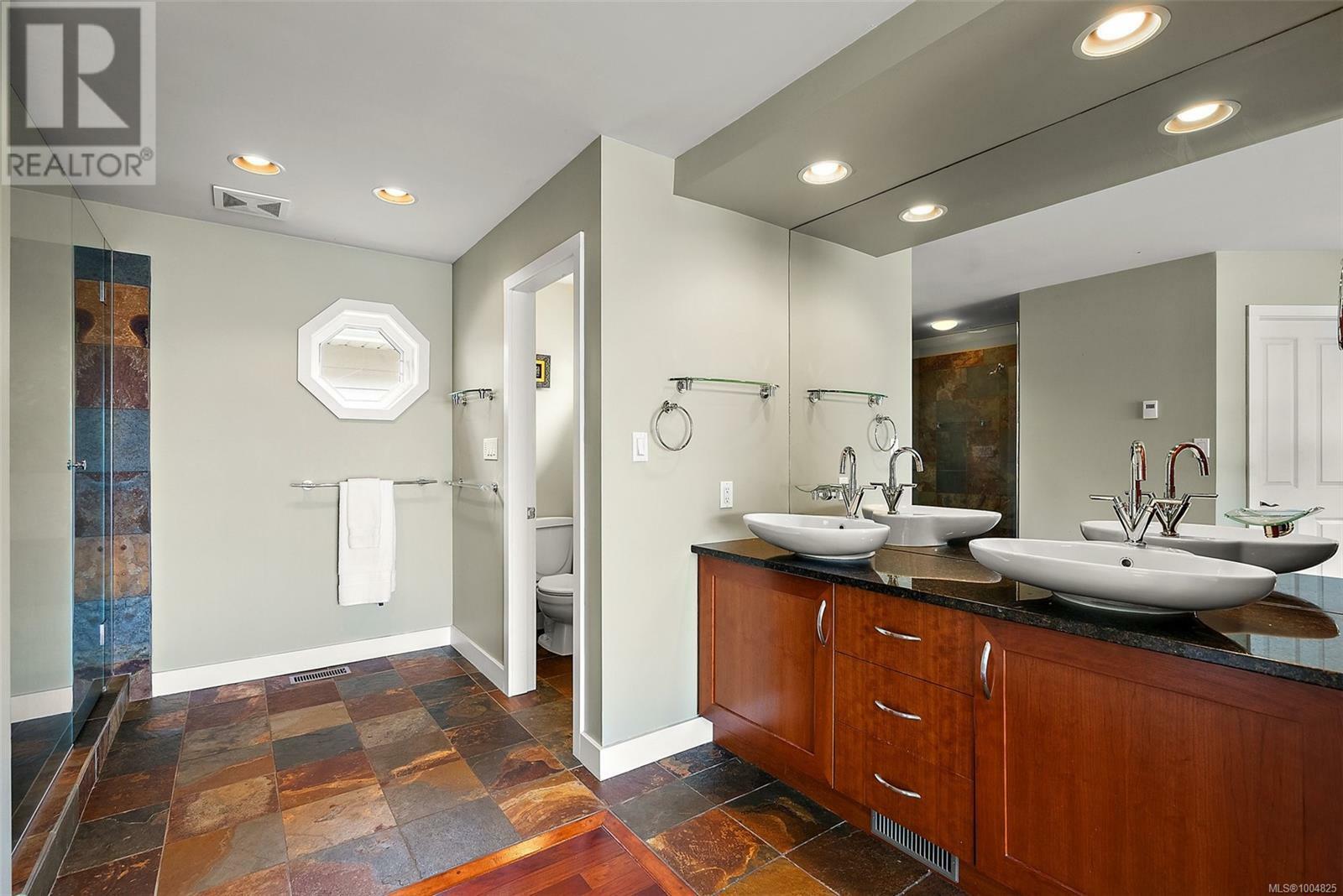 VIEW ROYAL, British Columbia, V9B 1A6, CA, 3 Bedrooms Bedrooms, ,5 BathroomsBathrooms,Residential,For Sale,1883403