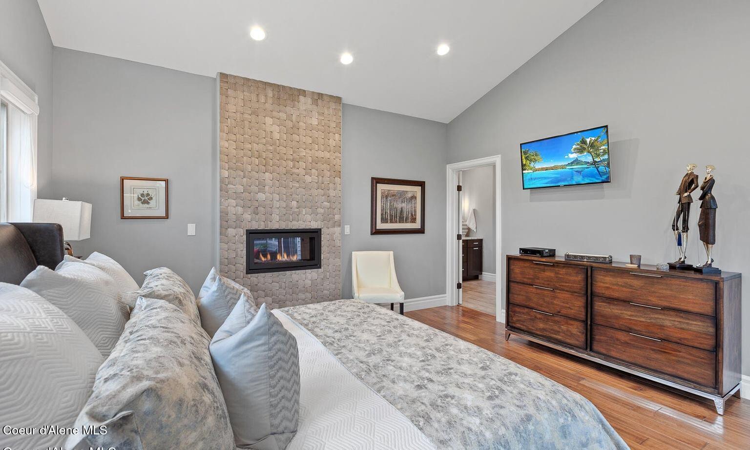 Hayden Lake, Idaho, 83835, United States, 4 Bedrooms Bedrooms, ,5 BathroomsBathrooms,Residential,For Sale,1990464