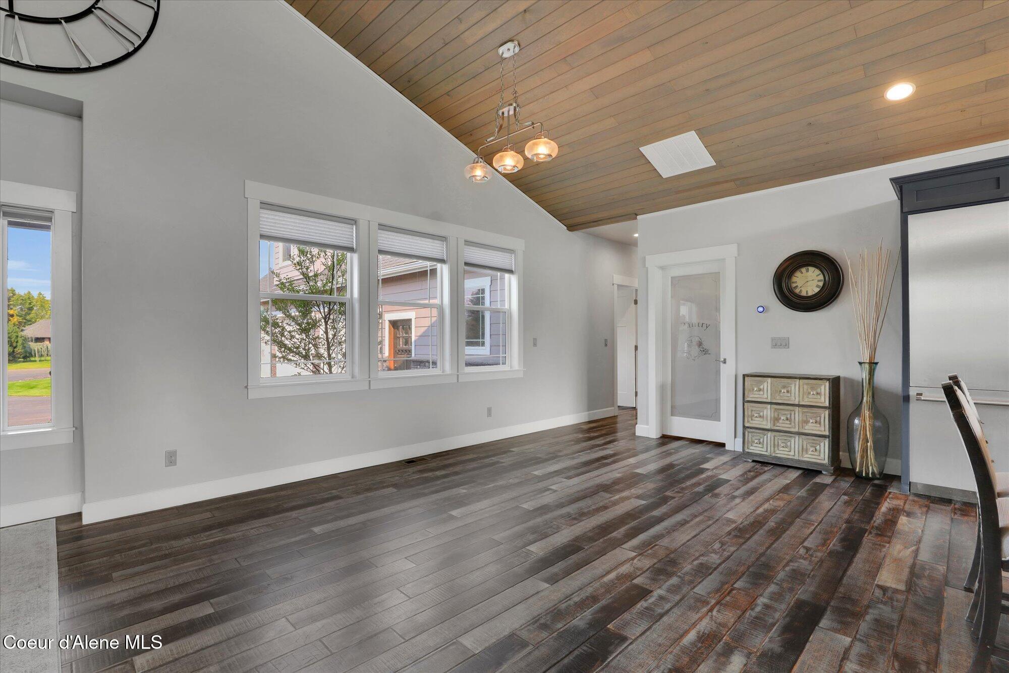 Post Falls, Idaho, 83854, United States, 5 Bedrooms Bedrooms, ,5 BathroomsBathrooms,Residential,For Sale,1981569