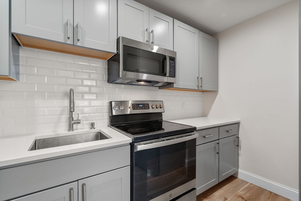 Salem, Massachusetts, 01970, United States, 3 Bedrooms Bedrooms, ,3 BathroomsBathrooms,Residential,For Sale,1927367