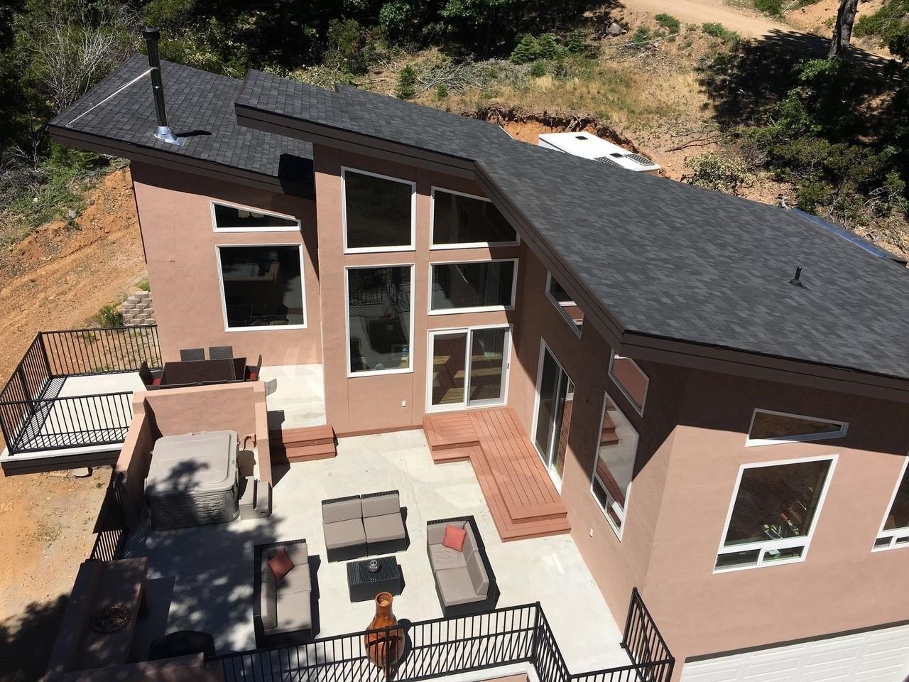 Weed, California, 96094, United States, 4 Bedrooms Bedrooms, ,3 BathroomsBathrooms,Residential,For Sale,1979128