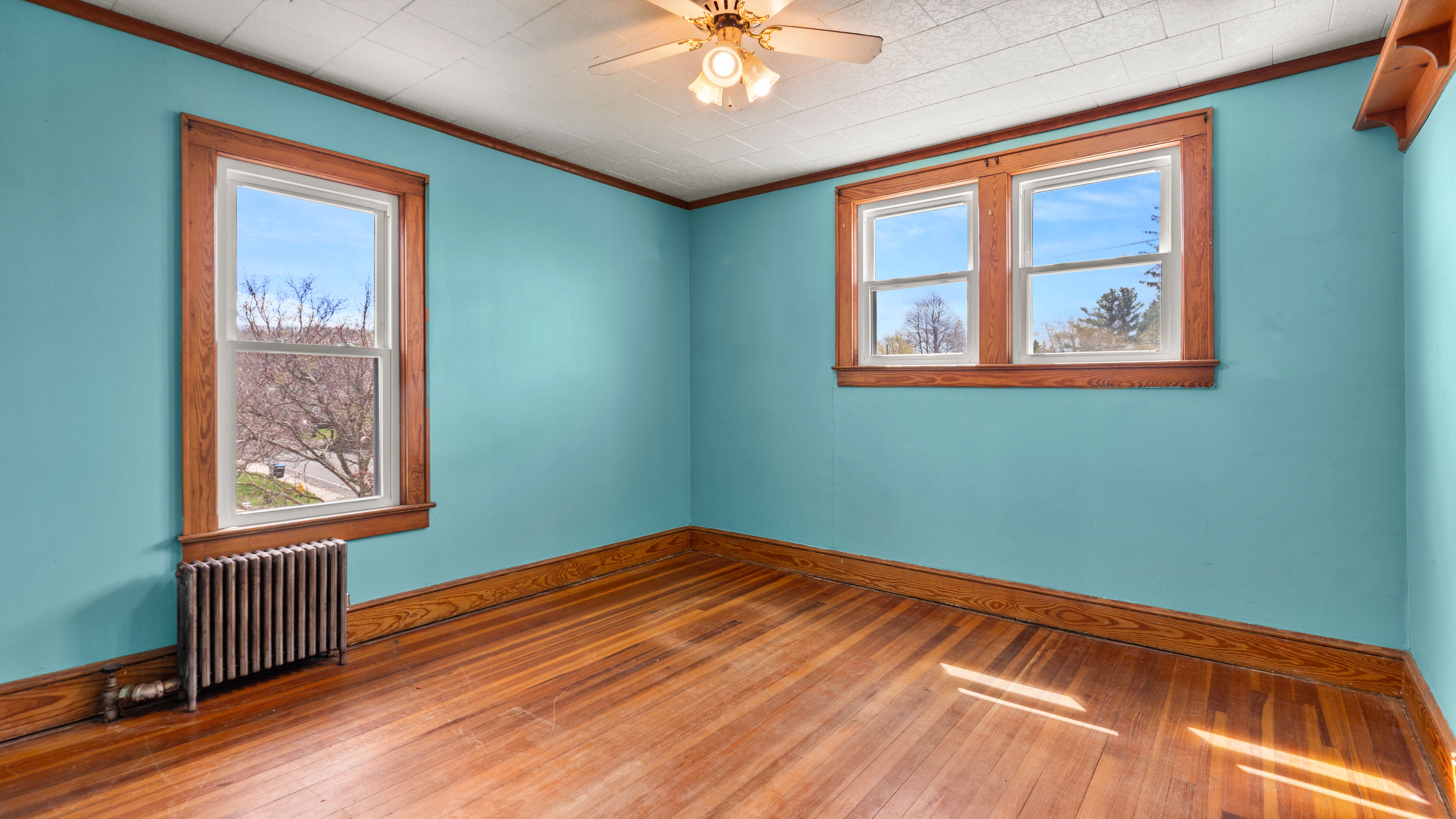  3-Bed Near Downtown Pittsfield  Open Layout & Back Deck - 物件實景