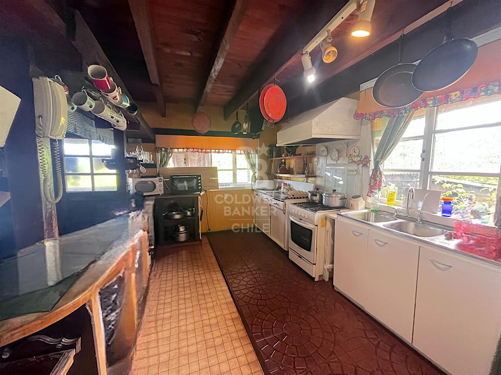 Futrono, Chile, 5 Bedrooms Bedrooms, ,4 BathroomsBathrooms,Residential,For Sale,1920006