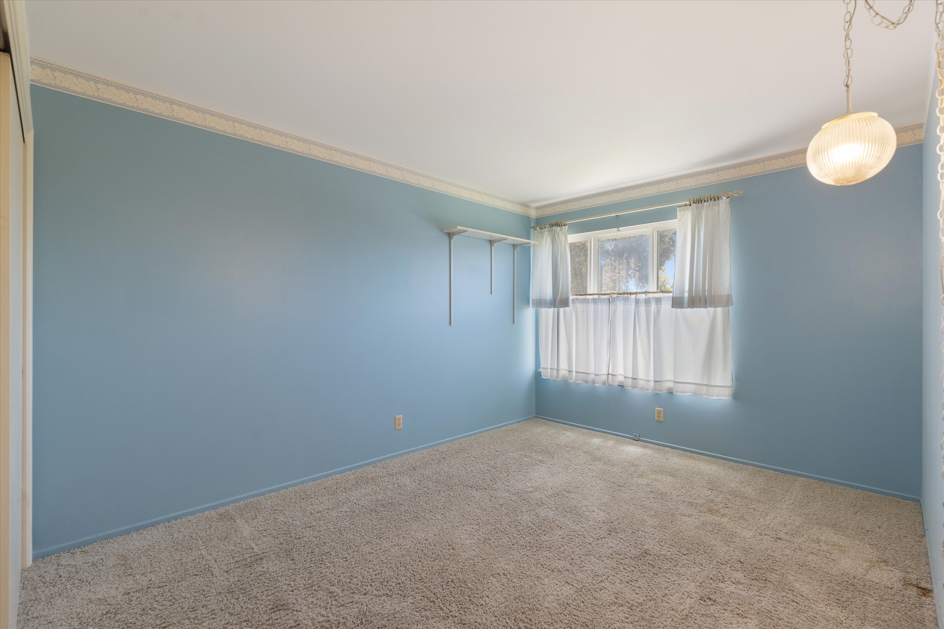 Thousand Oaks, California, 91360, United States, 5 Bedrooms Bedrooms, ,3 BathroomsBathrooms,Residential,For Sale,1895028