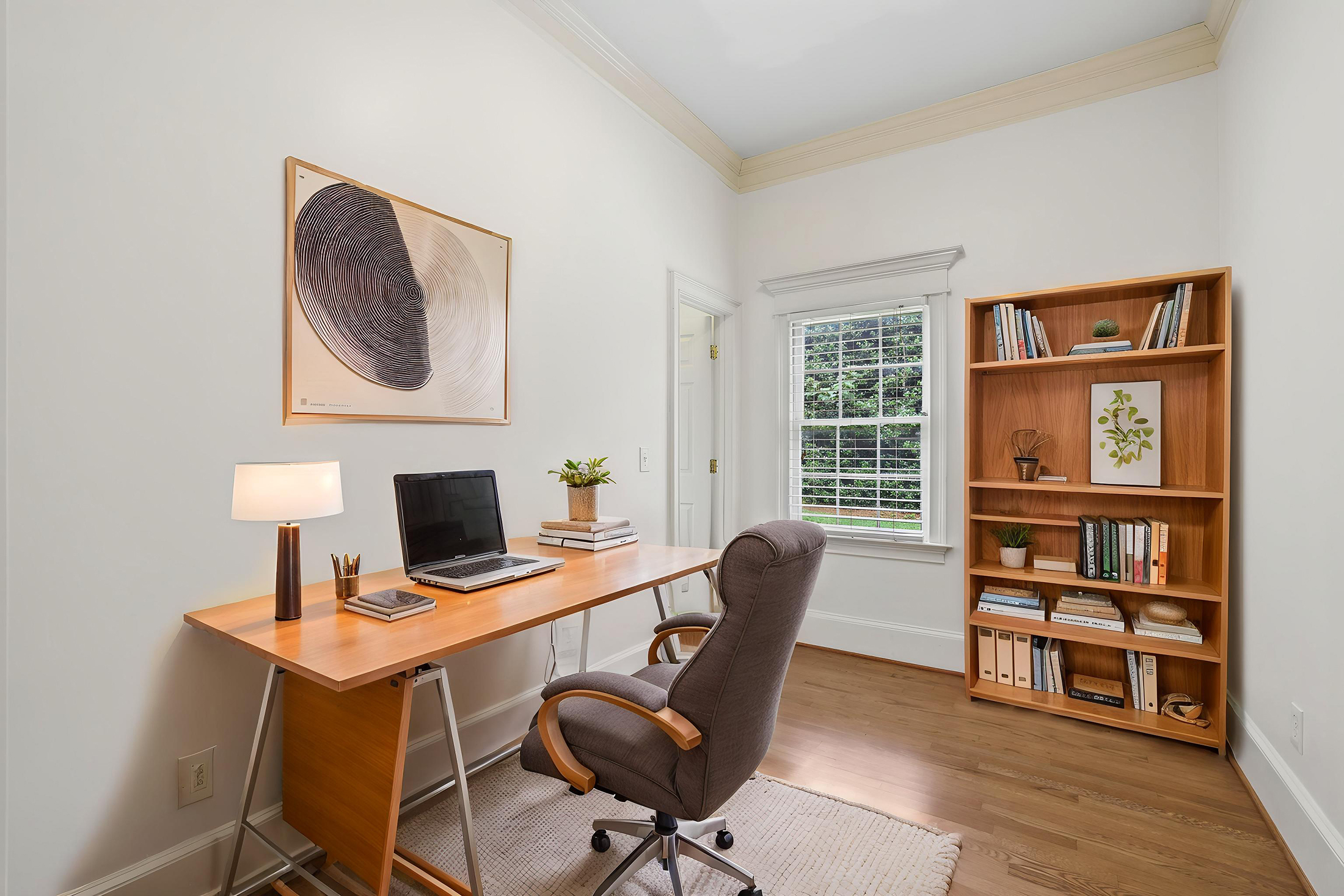  Handsome Updated Home with Amazing Space, Indoors and Out - 物件實景