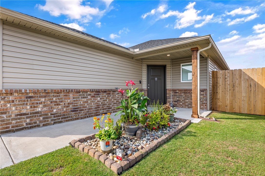 Fox Bury St, Siloam Springs, AR 72761 #1