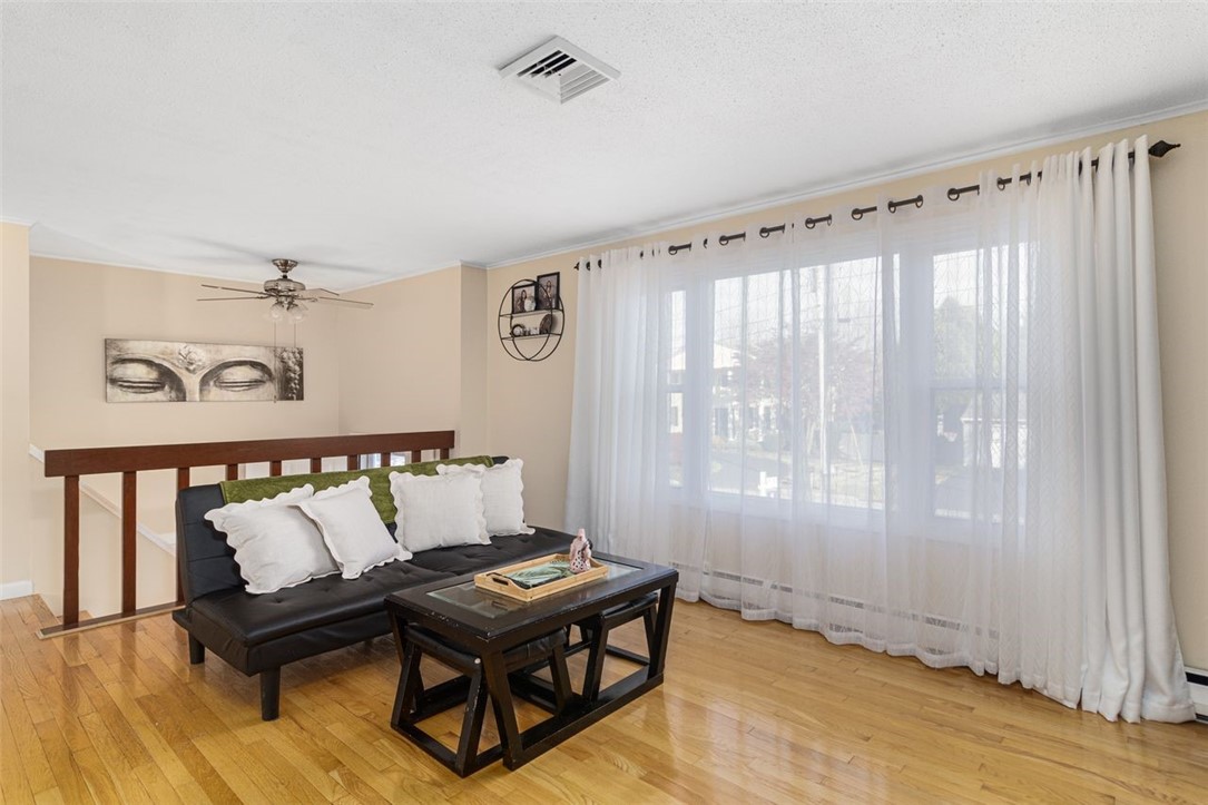 Cranston, Rhode Island, 02921, United States, 3 Bedrooms Bedrooms, ,2 BathroomsBathrooms,Residential,For Sale,1996913