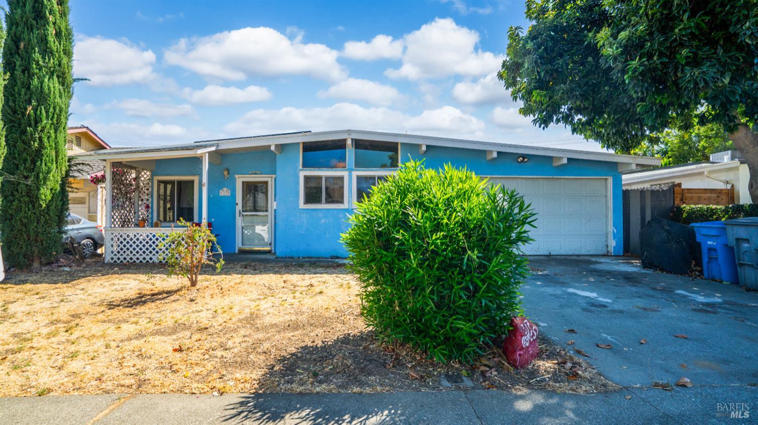 Vacaville, California, 95688, United States, 3 Bedrooms Bedrooms, ,2 BathroomsBathrooms,Residential,For Sale,1941948