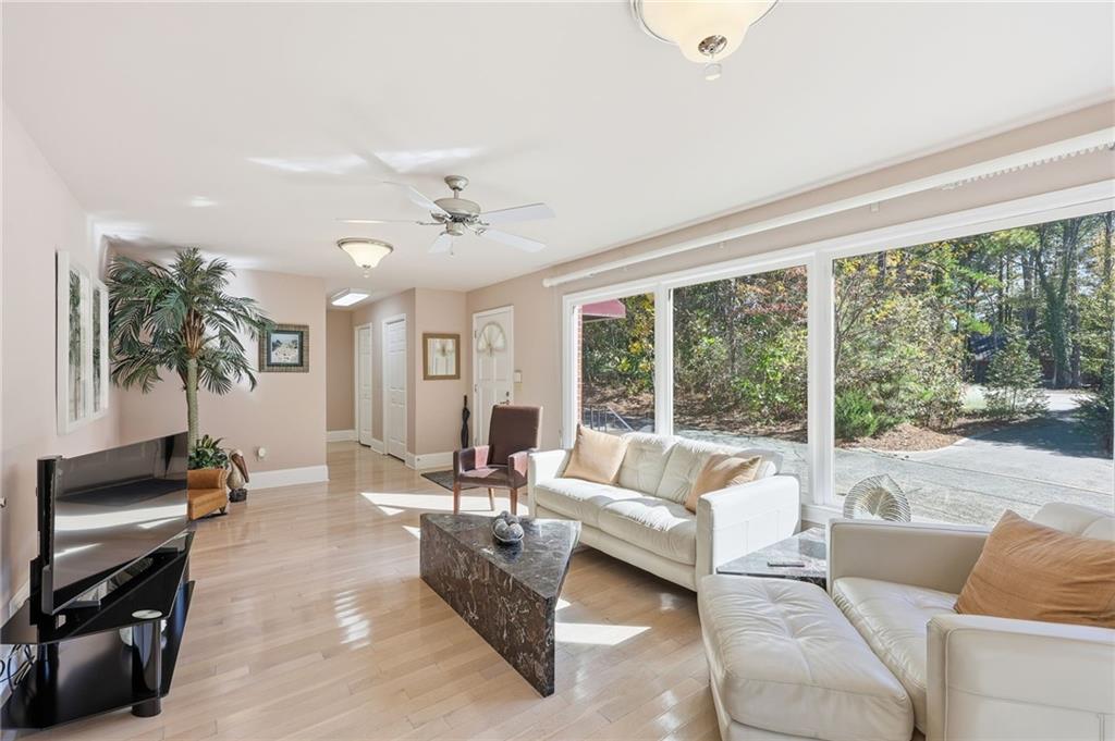 Buford, Georgia, 30518, United States, 4 Bedrooms Bedrooms, ,4 BathroomsBathrooms,Residential,For Sale,1986325