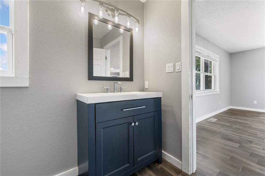 Harrison, Arkansas, 72601, United States, 4 Bedrooms Bedrooms, ,4 BathroomsBathrooms,Residential,For Sale,1993048