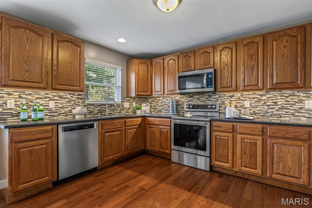 Festus, Missouri, 63028, United States, 4 Bedrooms Bedrooms, ,4 BathroomsBathrooms,Residential,For Sale,1954677