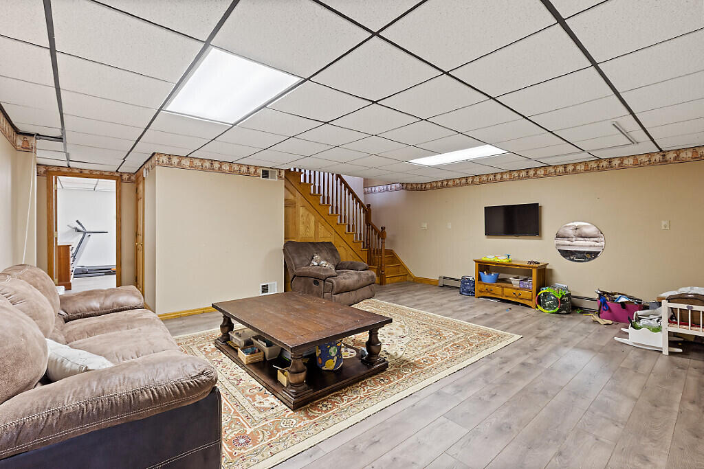 China, Maine, 04358, United States, 6 Bedrooms Bedrooms, ,3 BathroomsBathrooms,Residential,For Sale,1898689
