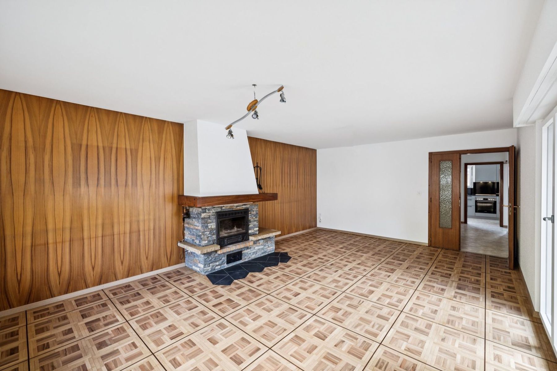  Large detached house with large converted attic space - 物件實景