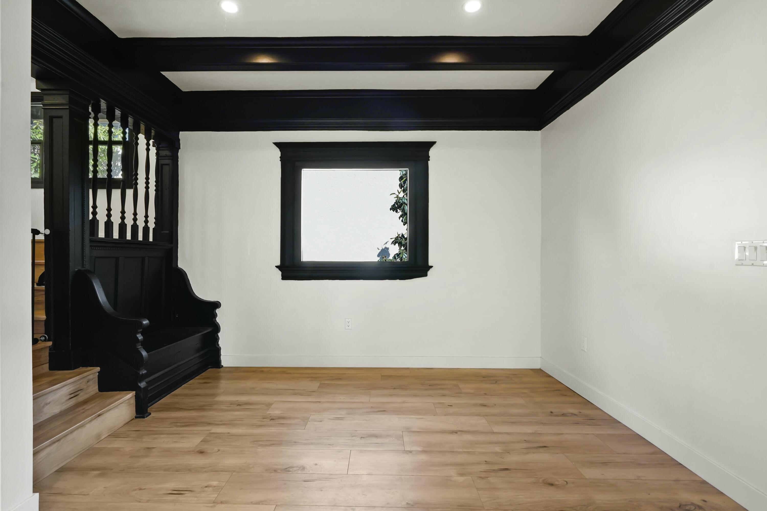 Los Angeles, California, 90007, United States, 5 Bedrooms Bedrooms, ,3 BathroomsBathrooms,Residential,For Sale,1979563