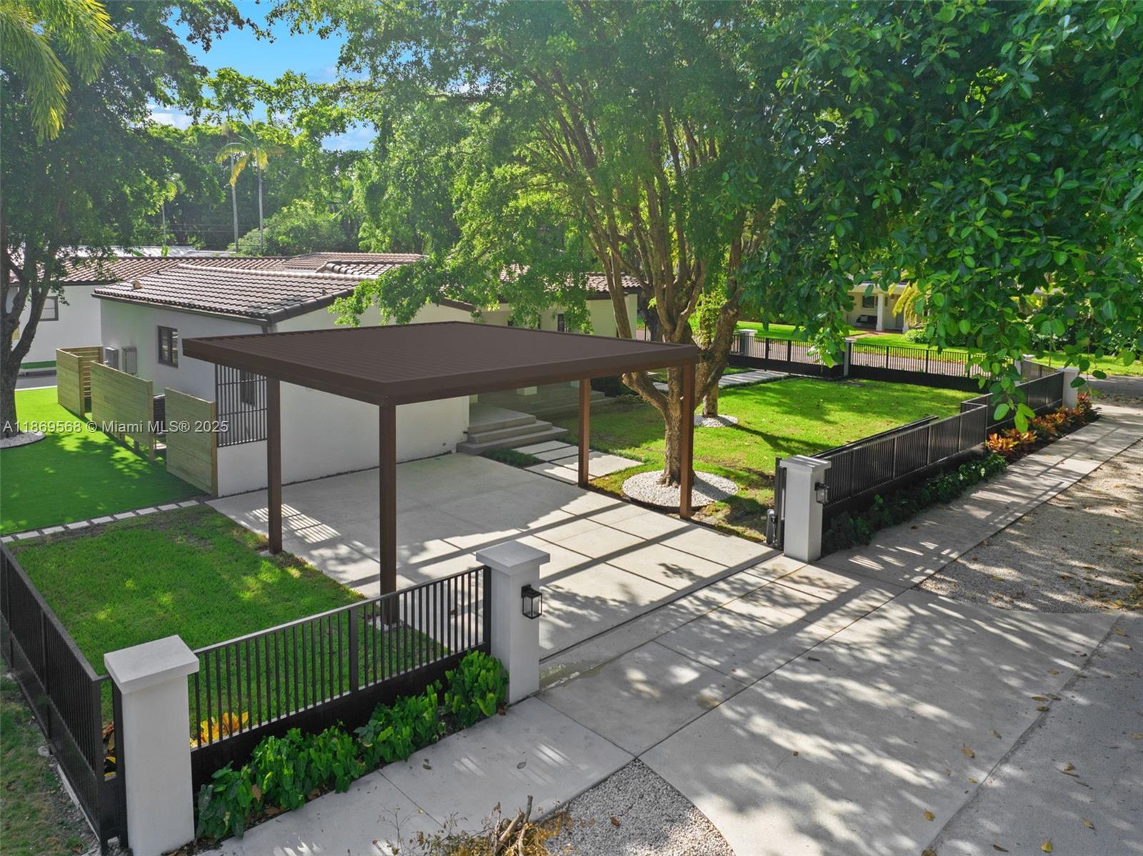 Miami, Florida, 33143, United States, 4 Bedrooms Bedrooms, ,4 BathroomsBathrooms,Residential,For Sale,1933110