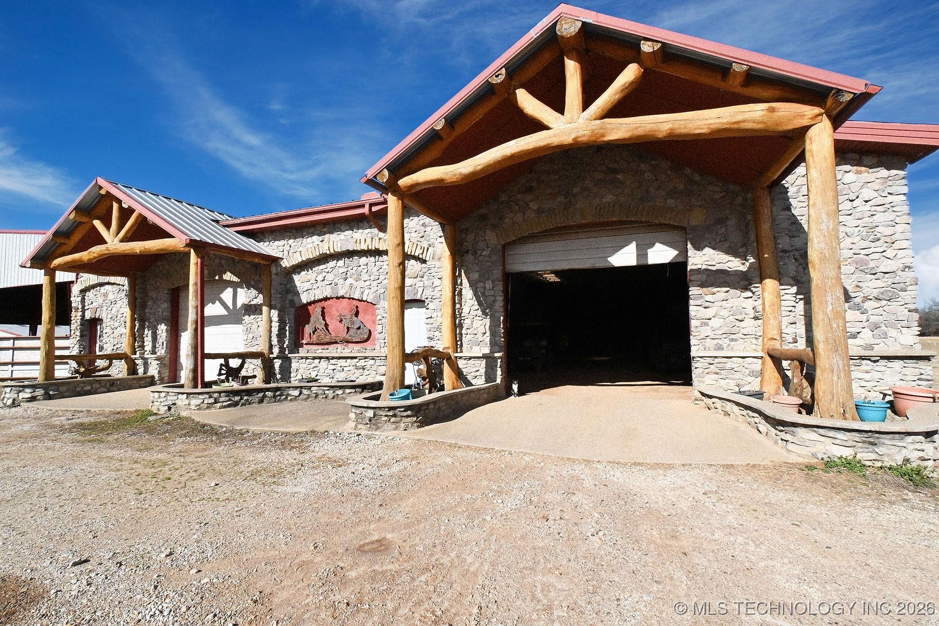 Sallisaw, Oklahoma, 74955, United States, 6 Bedrooms Bedrooms, ,4 BathroomsBathrooms,Residential,For Sale,2009244