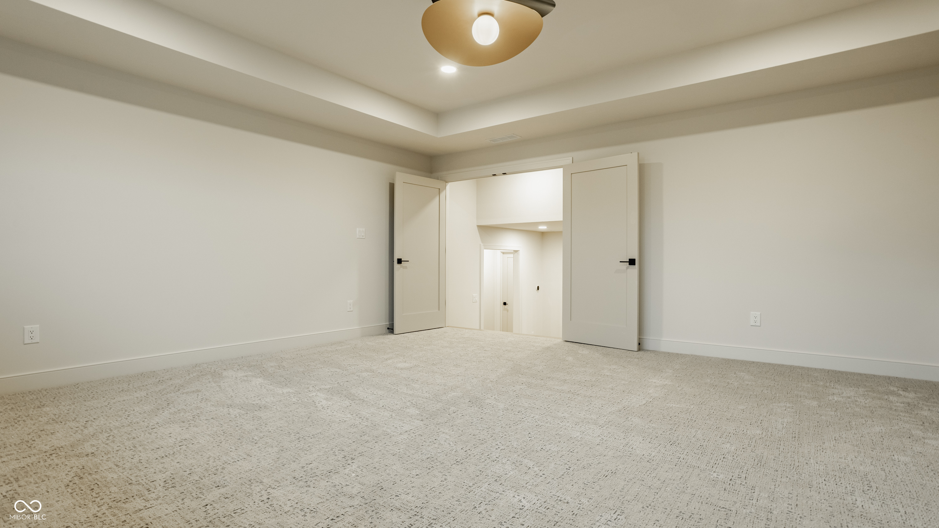 Bargersville, Indiana, 46106, United States, 5 Bedrooms Bedrooms, ,6 BathroomsBathrooms,Residential,For Sale,1977428