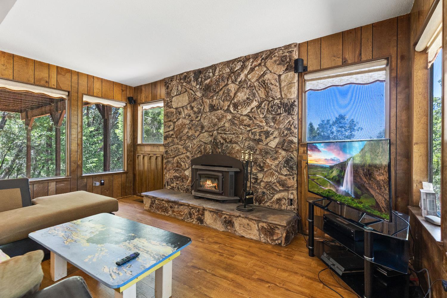 Colfax, California, 95713, United States, 4 Bedrooms Bedrooms, ,3 BathroomsBathrooms,Residential,For Sale,1927912
