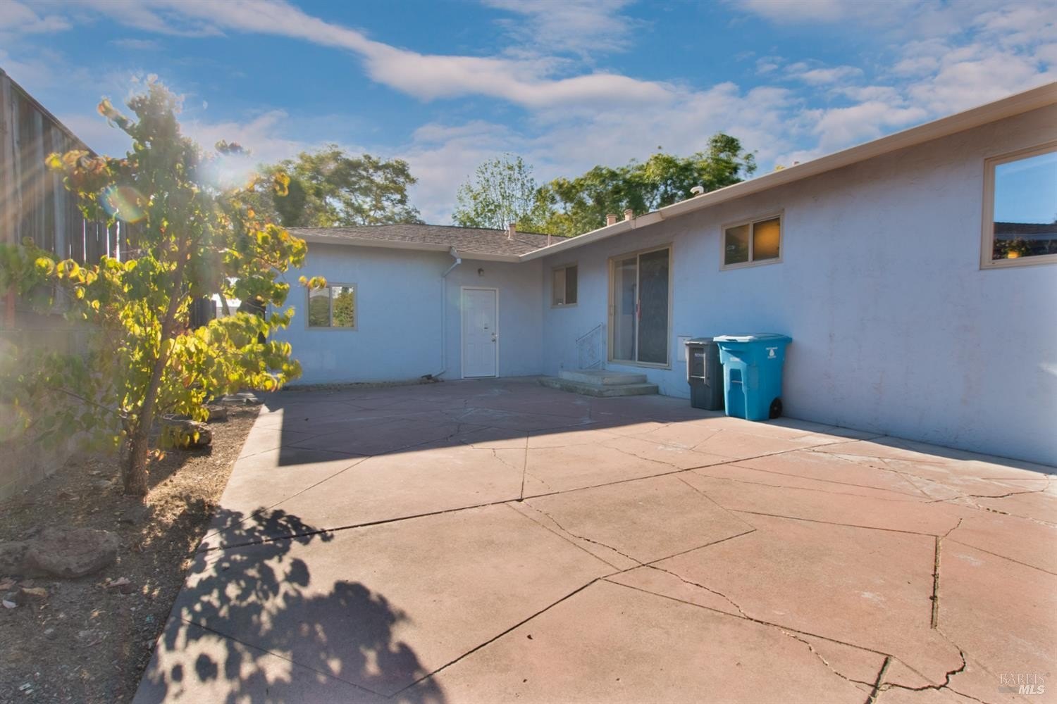 Vallejo, California, 94591, United States, 3 Bedrooms Bedrooms, ,2 BathroomsBathrooms,Residential,For Sale,1932094