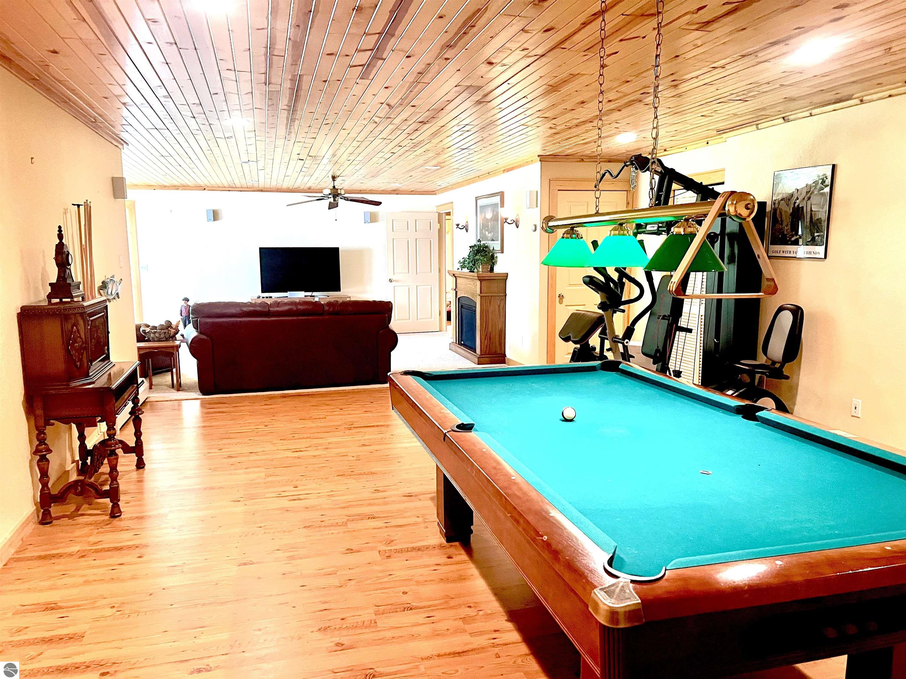 Traverse City, Michigan, 49686, United States, 4 Bedrooms Bedrooms, ,3 BathroomsBathrooms,Residential,For Sale,1883605