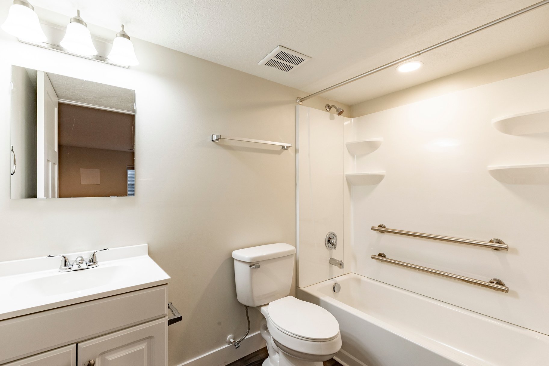  Spacious and Stylish Townhome Designed for Effortless Living - 物件實景