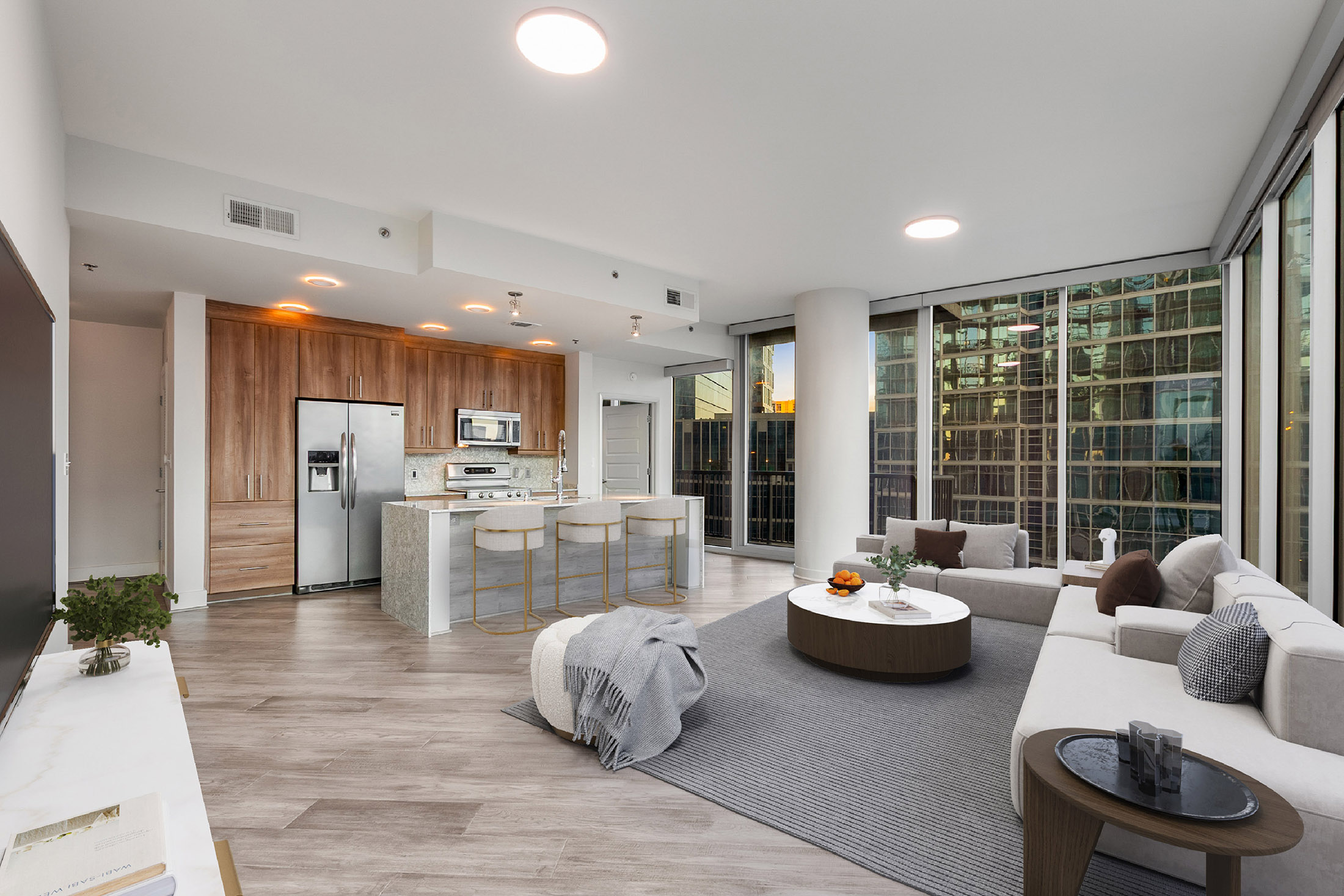  Iconic Intown Living at 1010 Midtown - 物件實景