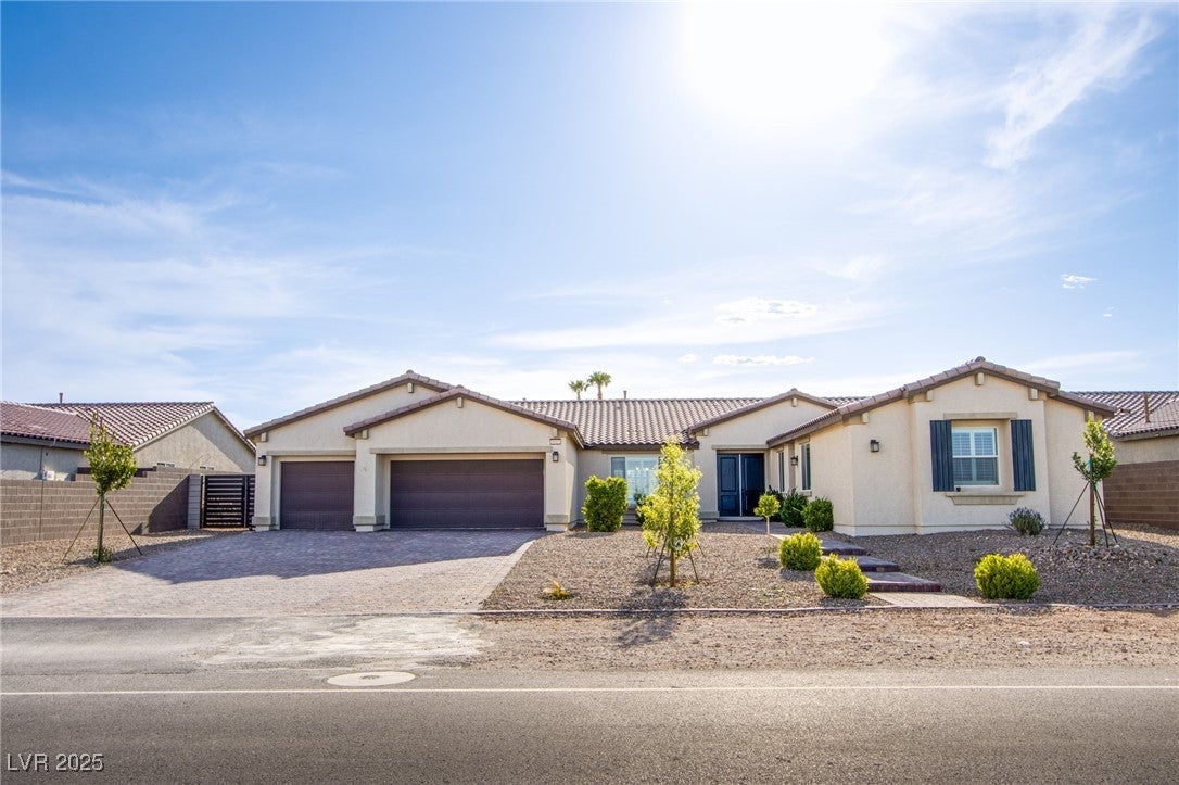 Las Vegas, Nevada, 89113, United States, 5 Bedrooms Bedrooms, ,1 BathroomBathrooms,Residential,For Sale,1836306