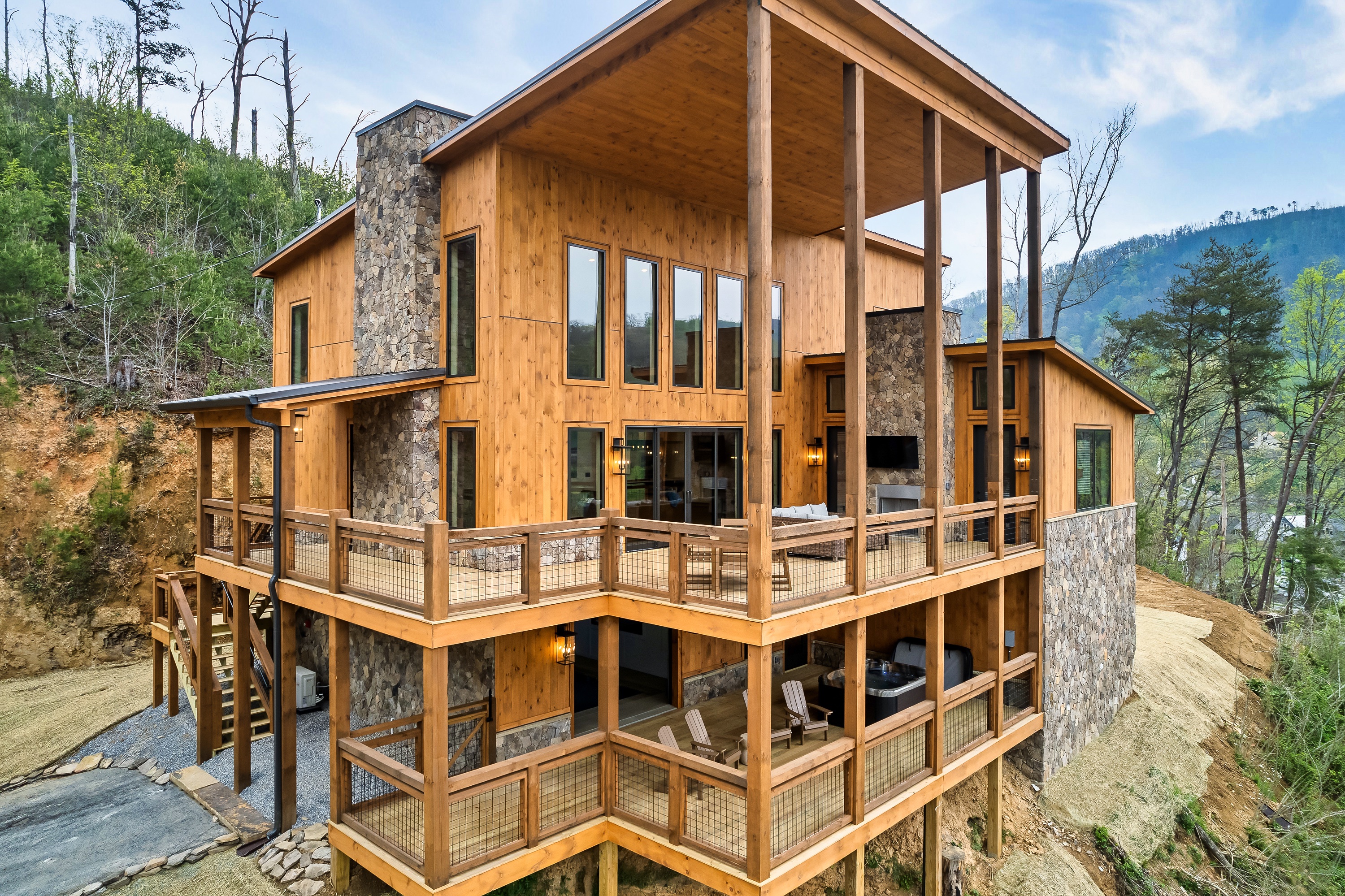 Gatlinburg, Tennessee, 37738, United States, 5 Bedrooms Bedrooms, ,4 BathroomsBathrooms,Residential,For Sale,1920322