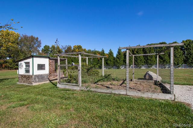 Oceola Twp, Michigan, 48843, United States, 3 Bedrooms Bedrooms, ,4 BathroomsBathrooms,Residential,For Sale,1980235