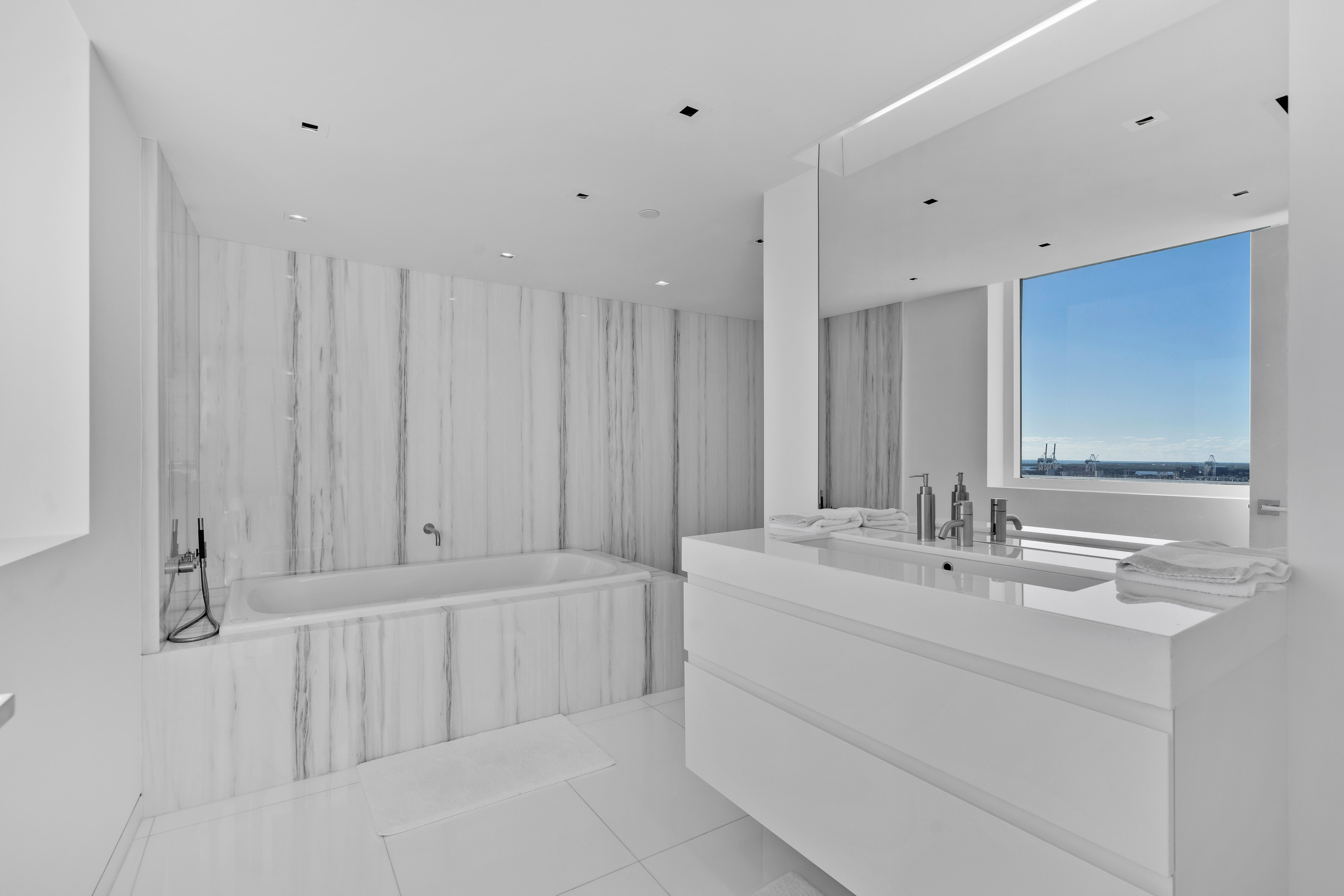  10 Venetian Way, Miami Beach, FL, 33139 - 物件實景