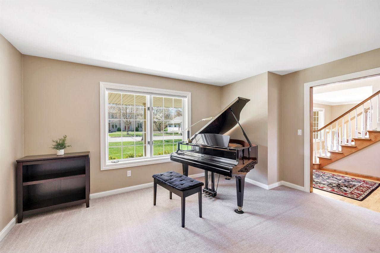 GREEN BAY, Wisconsin, 54313, United States, 4 Bedrooms Bedrooms, ,3 BathroomsBathrooms,Residential,For Sale,1818283