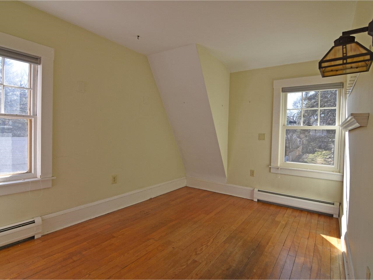 Burlington, Vermont, 05401, United States, 2 Bedrooms Bedrooms, ,2 BathroomsBathrooms,Residential,For Sale,1787470