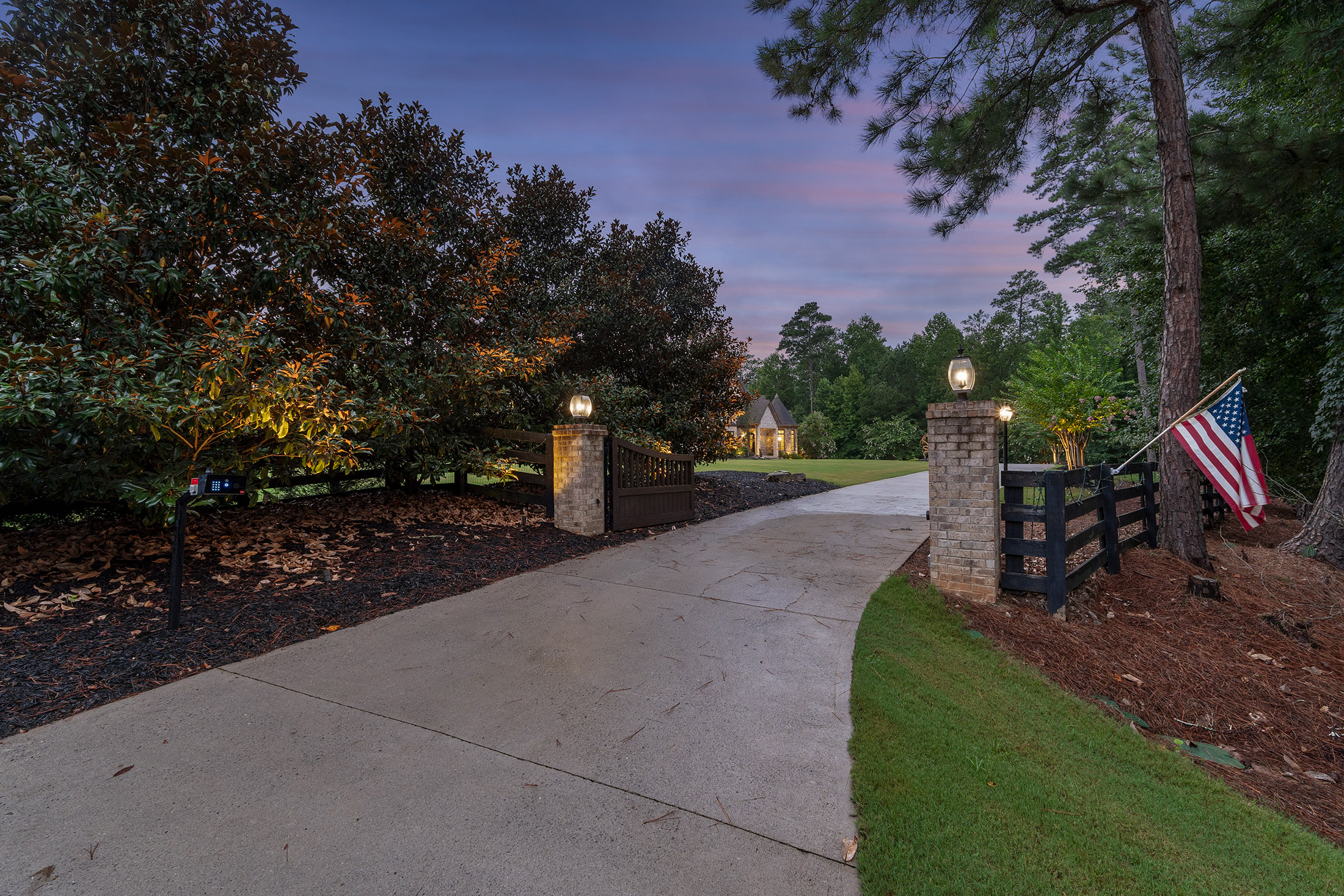  Old World Charm Meets Modern Luxury on This Milton Estate - 物件實景