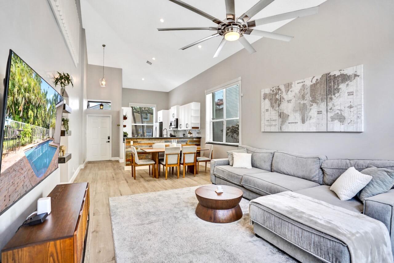 Lake Worth, Florida, 33463, United States, 3 Bedrooms Bedrooms, ,3 BathroomsBathrooms,Residential,For Sale,1940163