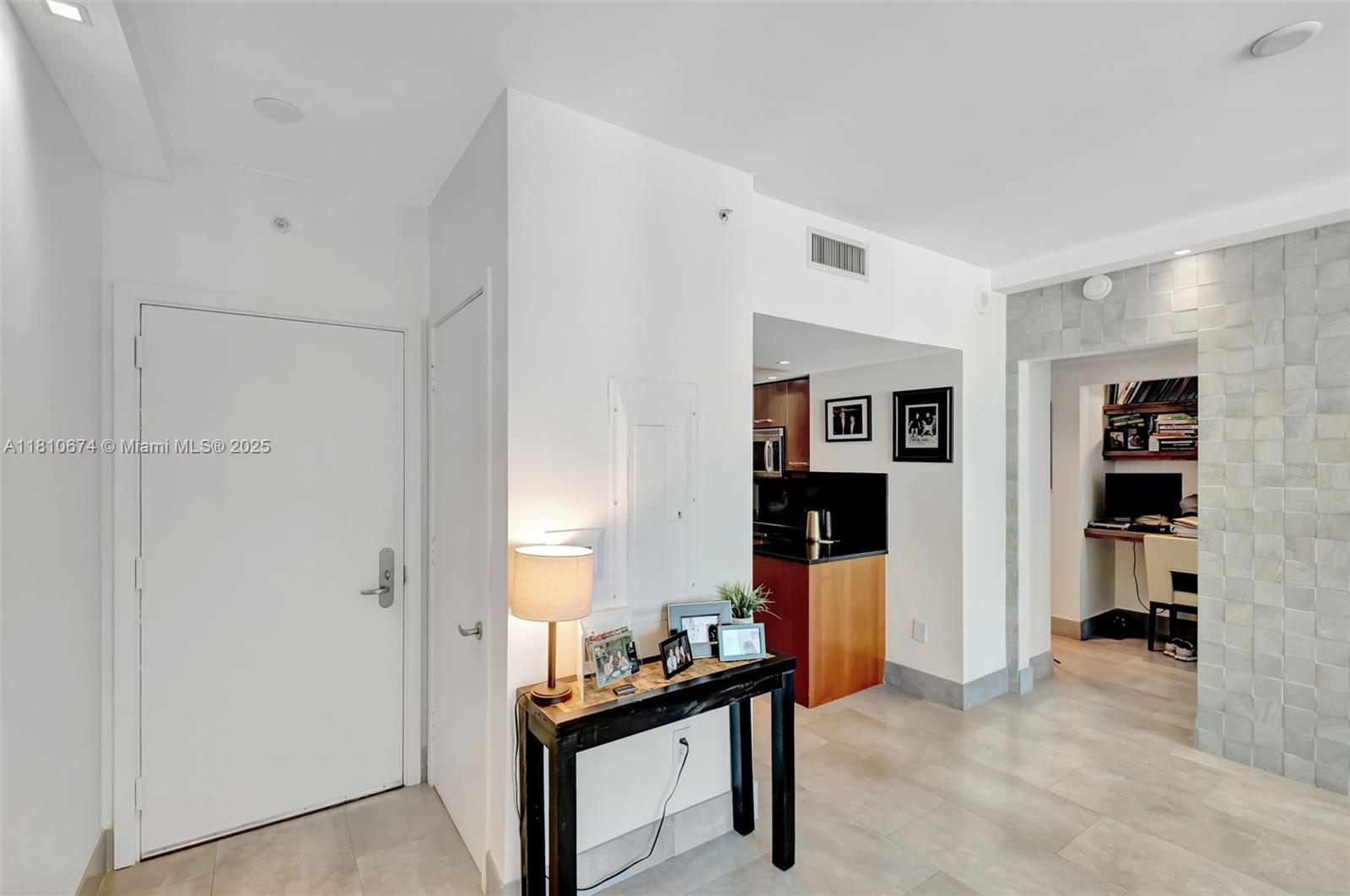Miami, Florida, 33131, United States, 1 Bedroom Bedrooms, ,1 BathroomBathrooms,Residential,For Sale,1837622