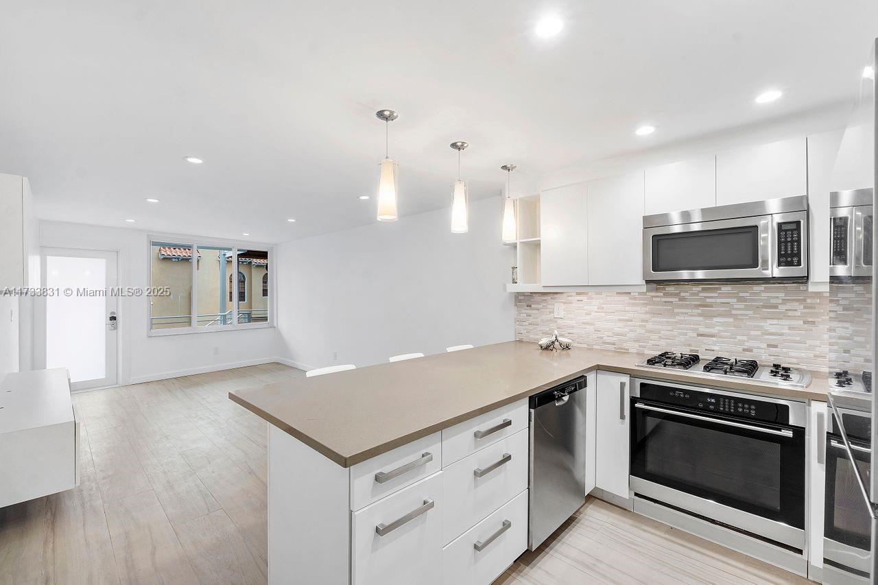 Miami Beach, Florida, 33139, United States, 1 Bedroom Bedrooms, ,1 BathroomBathrooms,Residential,For Sale,1804958