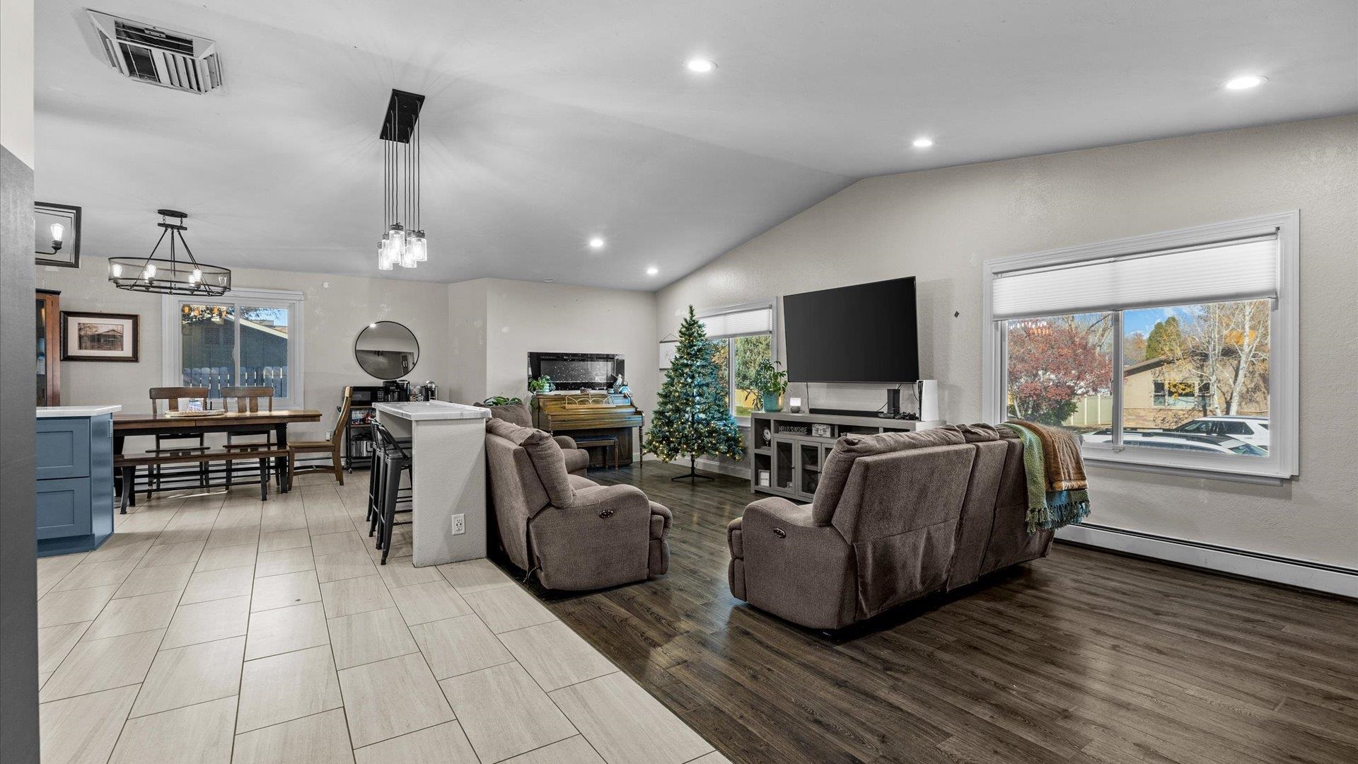 Grand Junction, Colorado, 81506, United States, 6 Bedrooms Bedrooms, ,3 BathroomsBathrooms,Residential,For Sale,1994905