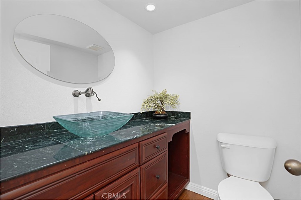 Long Beach, California, 90803, United States, 2 Bedrooms Bedrooms, ,3 BathroomsBathrooms,Residential,For Sale,1917947