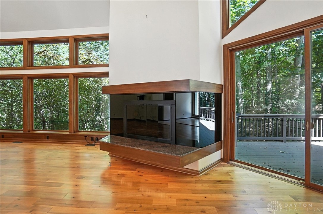 Sugarcreek Twp, Ohio, 45440, United States, 4 Bedrooms Bedrooms, ,5 BathroomsBathrooms,Residential,For Sale,1902150